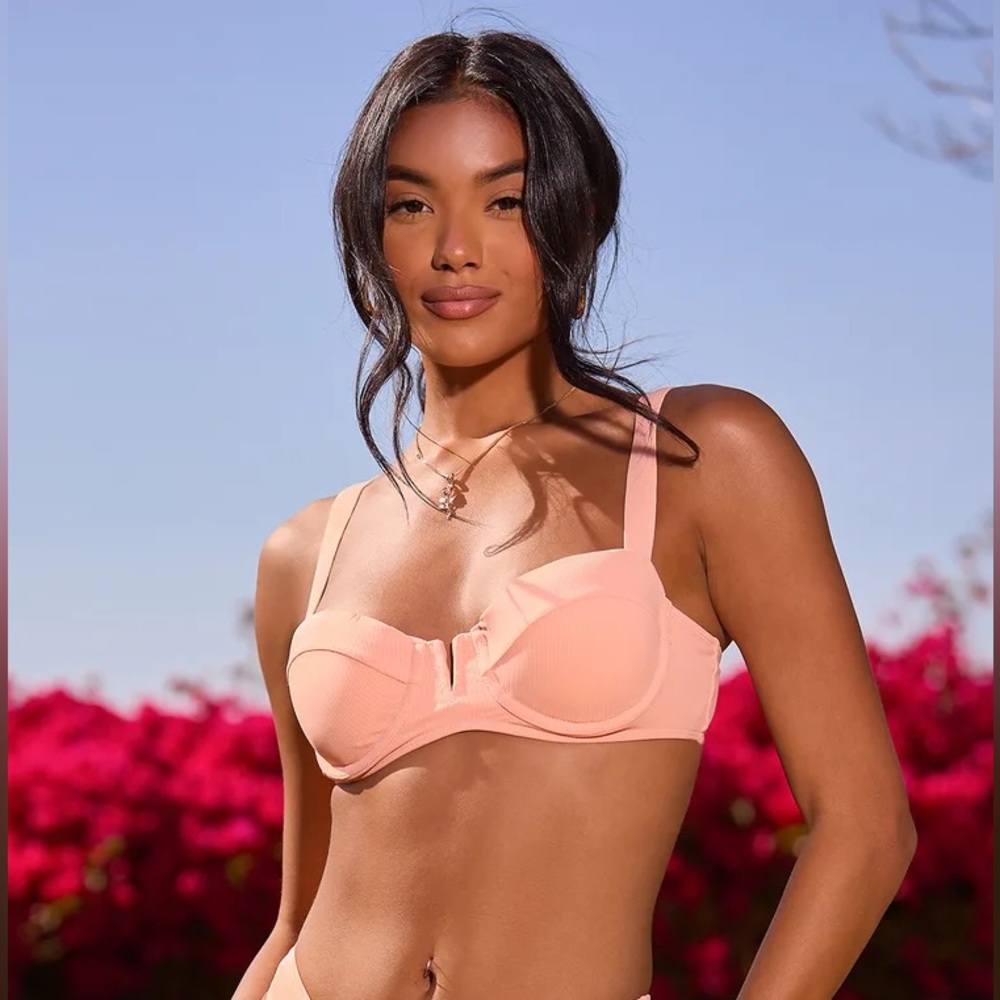 Cooling Off Coral Ribbed Underwire Bikini Top